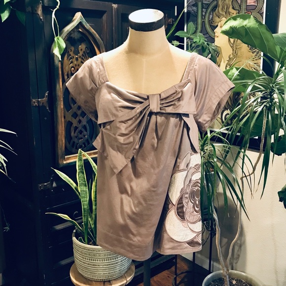 Anthropologie Tops - Anthropologie Cotton Taupe Embroidered floral top